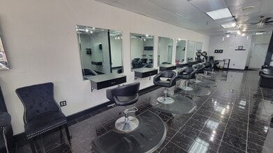 15610-15620 N 35th Ave, Phoenix, AZ for lease Interior Photo- Image 1 of 10