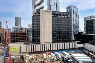 Plus de détails pour 2200 Yonge St, Toronto, ON - Bureau à louer