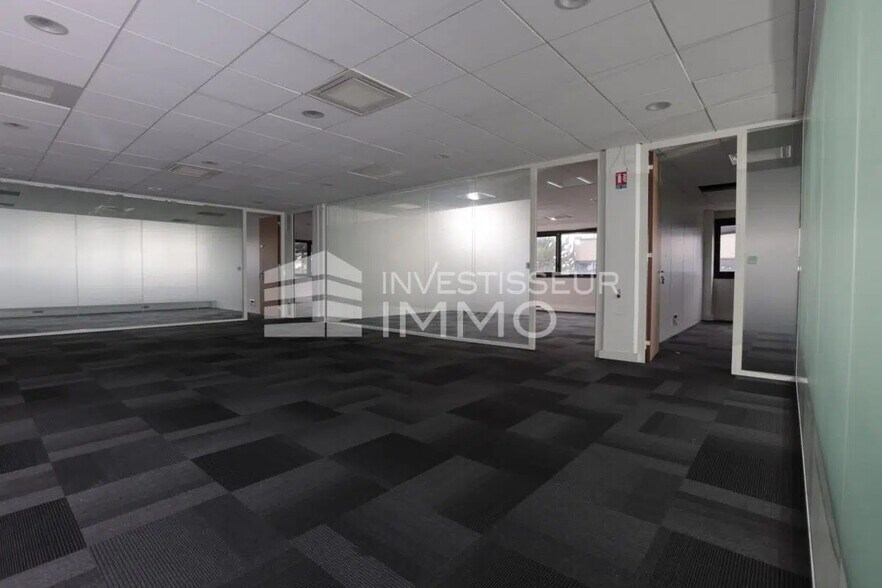 Office in Antony for lease - Interior Photo - Image 2 of 3