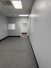 1700 SE Mile Hill Dr, Port Orchard, WA à louer Photo intérieure- Image 1 de 1