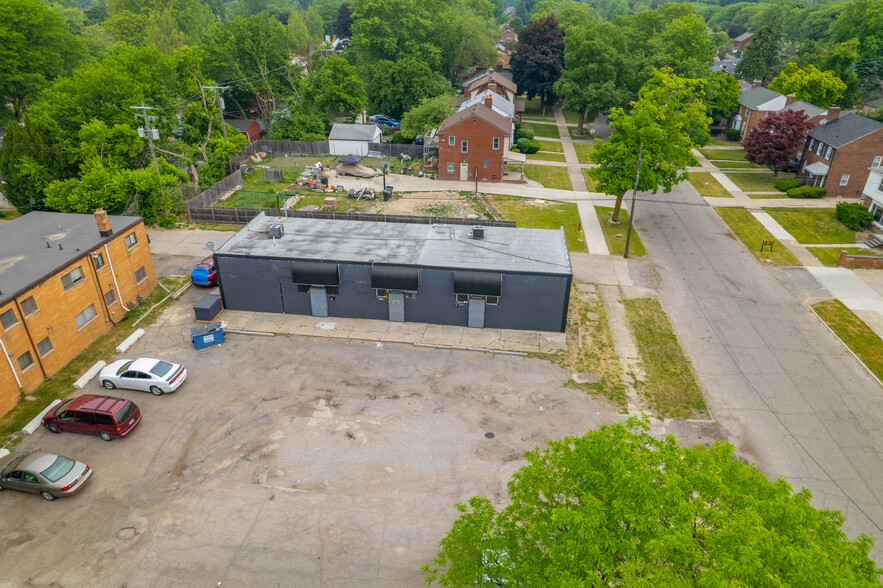 19010 Schoolcraft Rd, Detroit, MI à vendre - Photo du bâtiment - Image 1 de 1