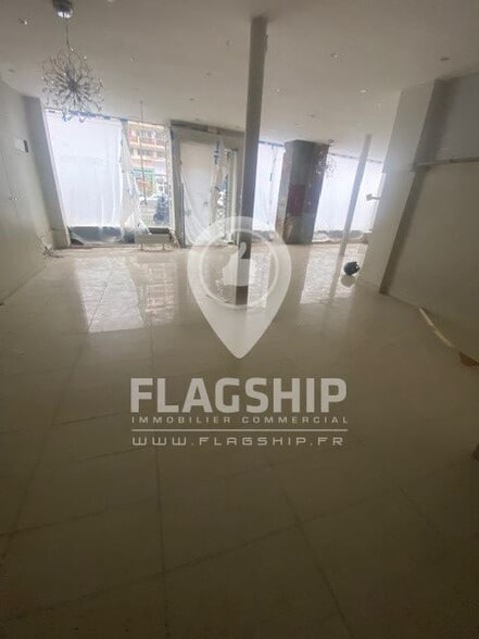Retail in Paris for lease - Interior Photo - Image 1 of 7