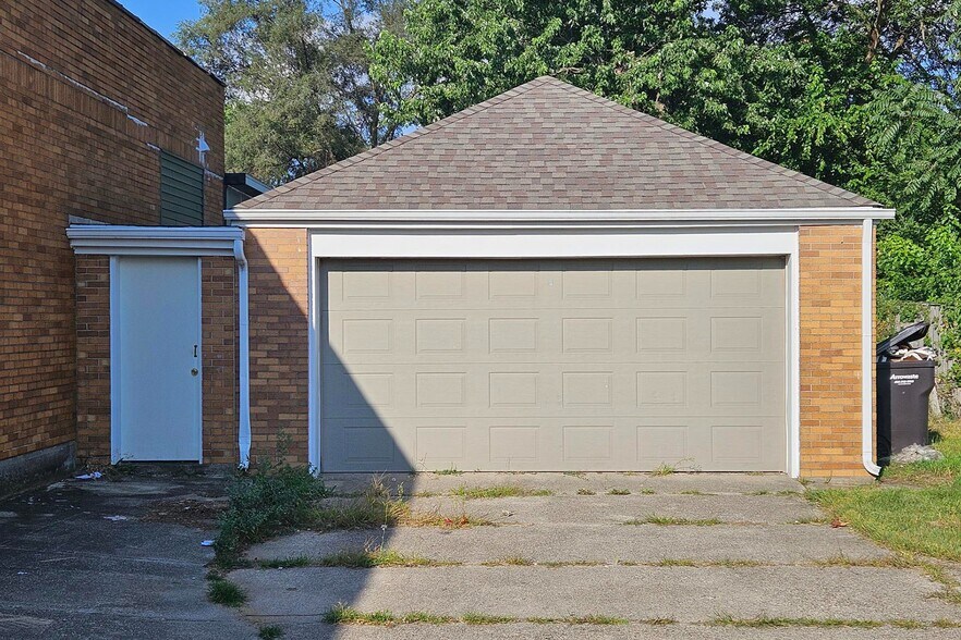 2945 S Division Ave, Grand Rapids, MI à vendre - Photo du bâtiment - Image 2 de 6