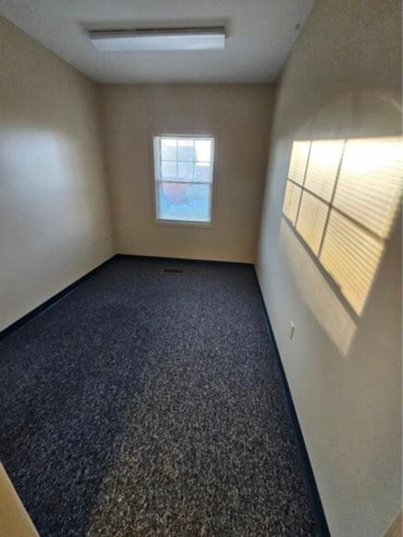 412 High St, Ellsworth, ME for lease - Building Photo - Image 3 of 10