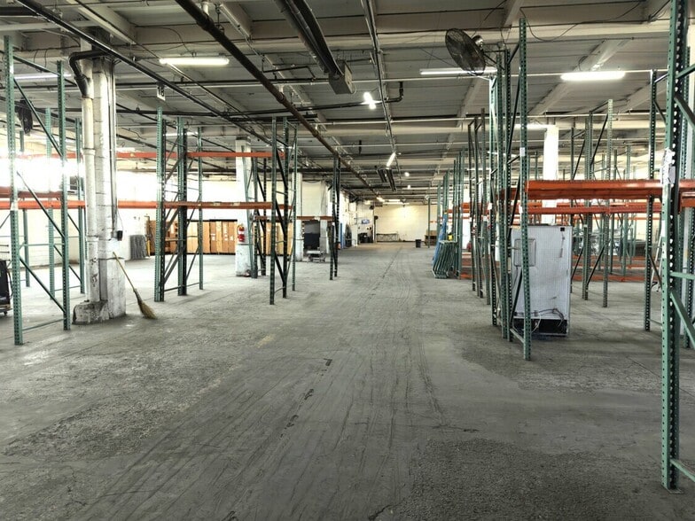 104-20 Dunkirk St, Jamaica, NY for sale - Building Photo - Image 2 of 6