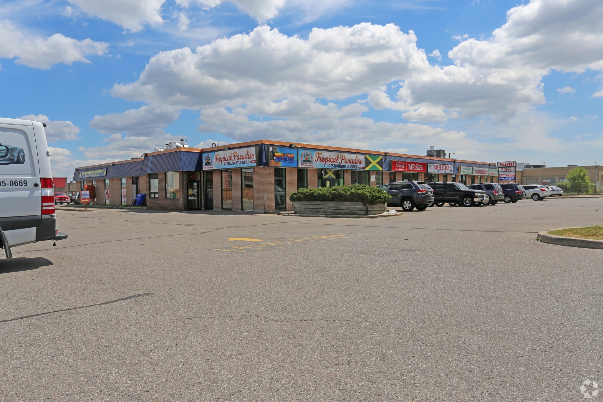 168 Kennedy Rd S, Brampton, ON à vendre Photo principale- Image 1 de 1