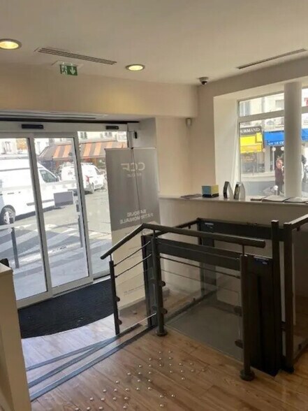 Bureau dans Paris à vendre - Hall d’entrée - Image 2 de 8