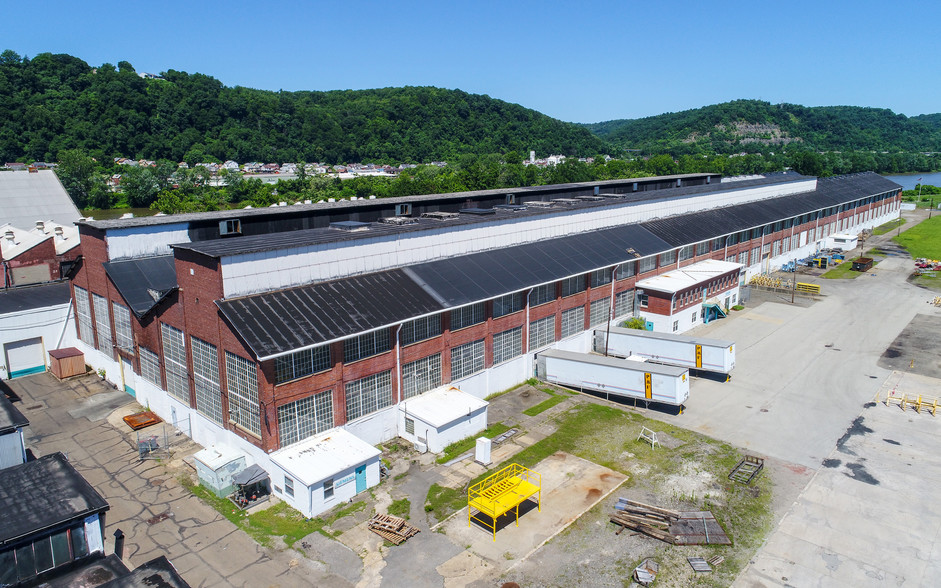 210 Industrial Blvd, New Kensington, PA for sale - Building Photo - Image 1 of 1