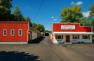 Plus de détails pour 320 Maple Ave, Cassadaga, NY - Commerce de détail à vendre