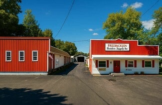 Plus de détails pour 320 Maple Ave, Cassadaga, NY - Commerce de détail à vendre