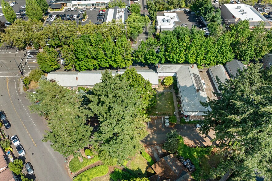 50 Northshore Rd, Lake Oswego, OR à vendre - Photo du bâtiment - Image 3 de 11