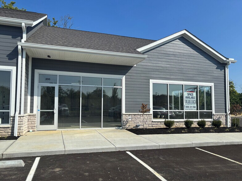 1330 N Bend Rd, Hebron, KY à louer - Photo du bâtiment - Image 3 de 7