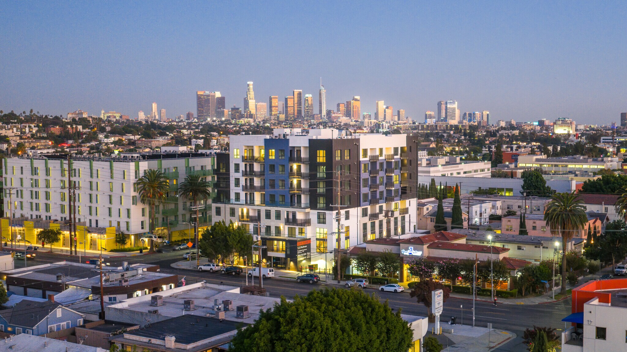 4750 Santa Monica Blvd, Los Angeles, CA for lease Primary Photo- Image 1 of 14