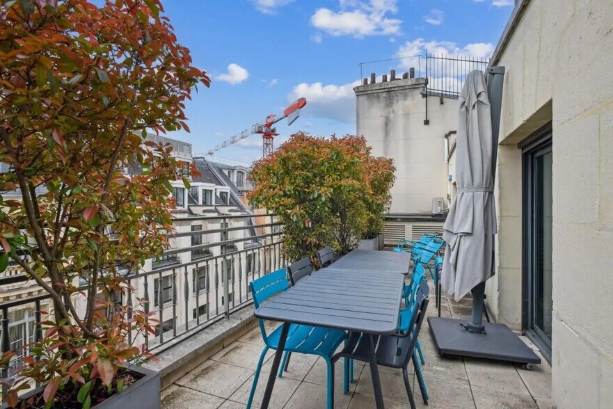 31-33 Rue De La Baume, Paris for lease - Building Photo - Image 2 of 14