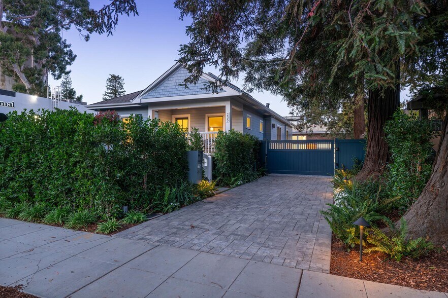 235 Alma St, Palo Alto, CA à vendre - Photo du bâtiment - Image 1 de 7