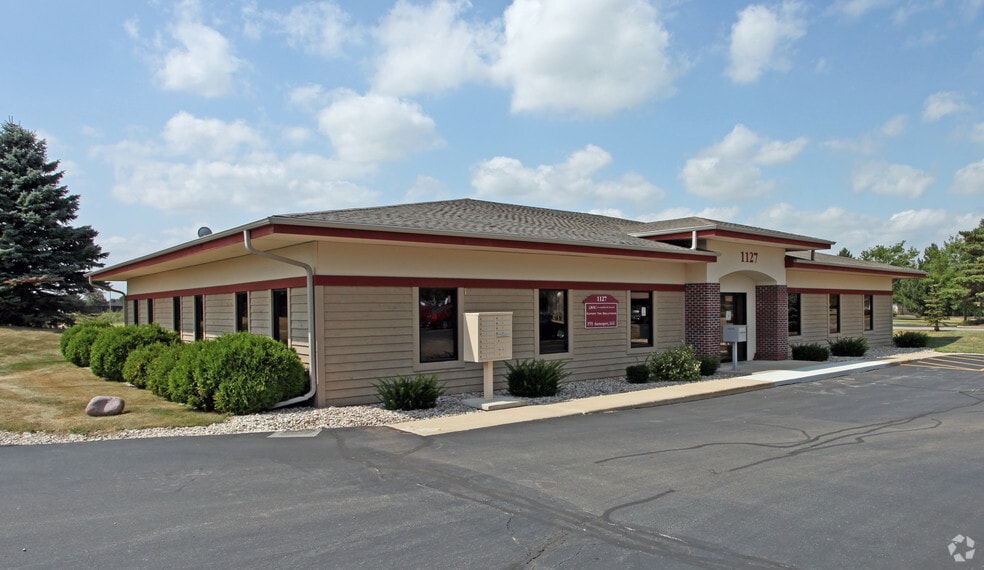 1127 Prairie Dr, Racine, WI for lease - Building Photo - Image 1 of 14