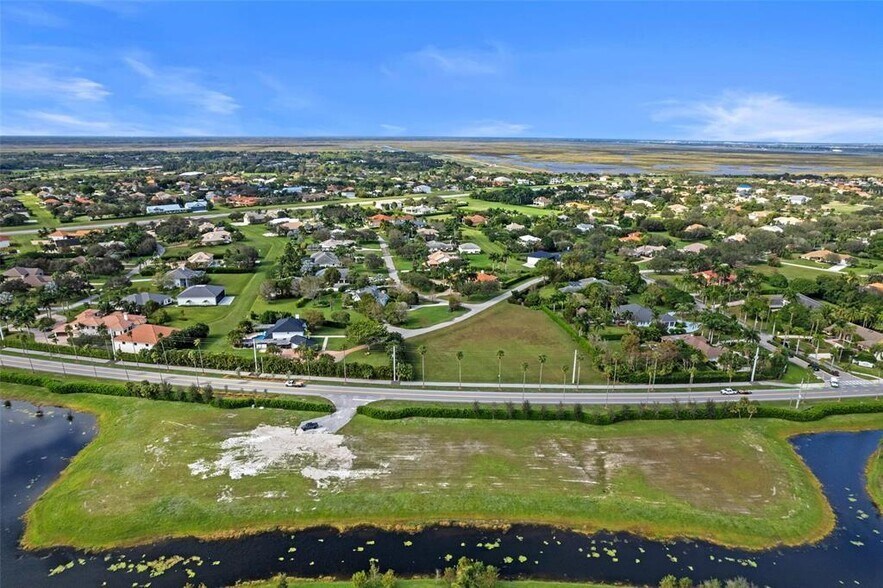 2500 Aero Club Dr, Wellington, FL for sale - Primary Photo - Image 1 of 4