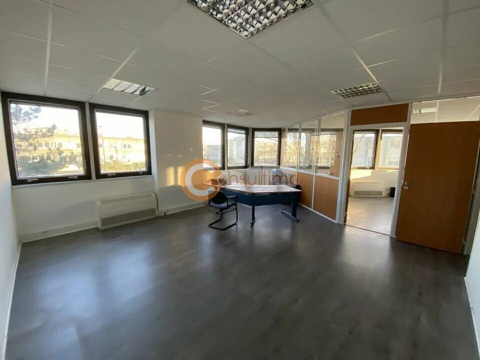 Office in Bruges for lease Interior Photo- Image 1 of 13