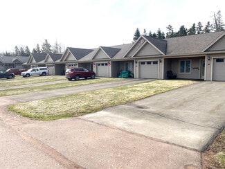 Plus de détails pour 2 Meadow Ln, Sackville, NB - Multi-résidentiel à vendre