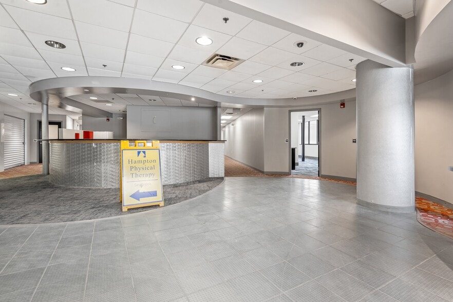 920 Lafayette Rd, Seabrook, NH à louer - Photo intérieure - Image 2 de 49
