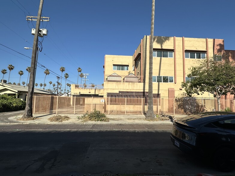 2069 W Slauson Ave, Los Angeles, CA for sale - Building Photo - Image 2 of 12