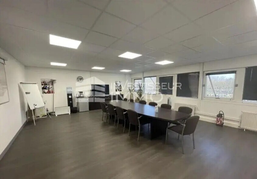 Flex dans Noisy-le-Grand à louer - Photo du bâtiment - Image 3 de 4