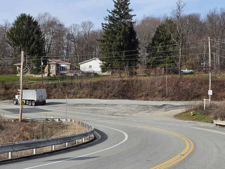 108 Main St, Donegal, PA à vendre - Photo du bâtiment - Image 2 de 12