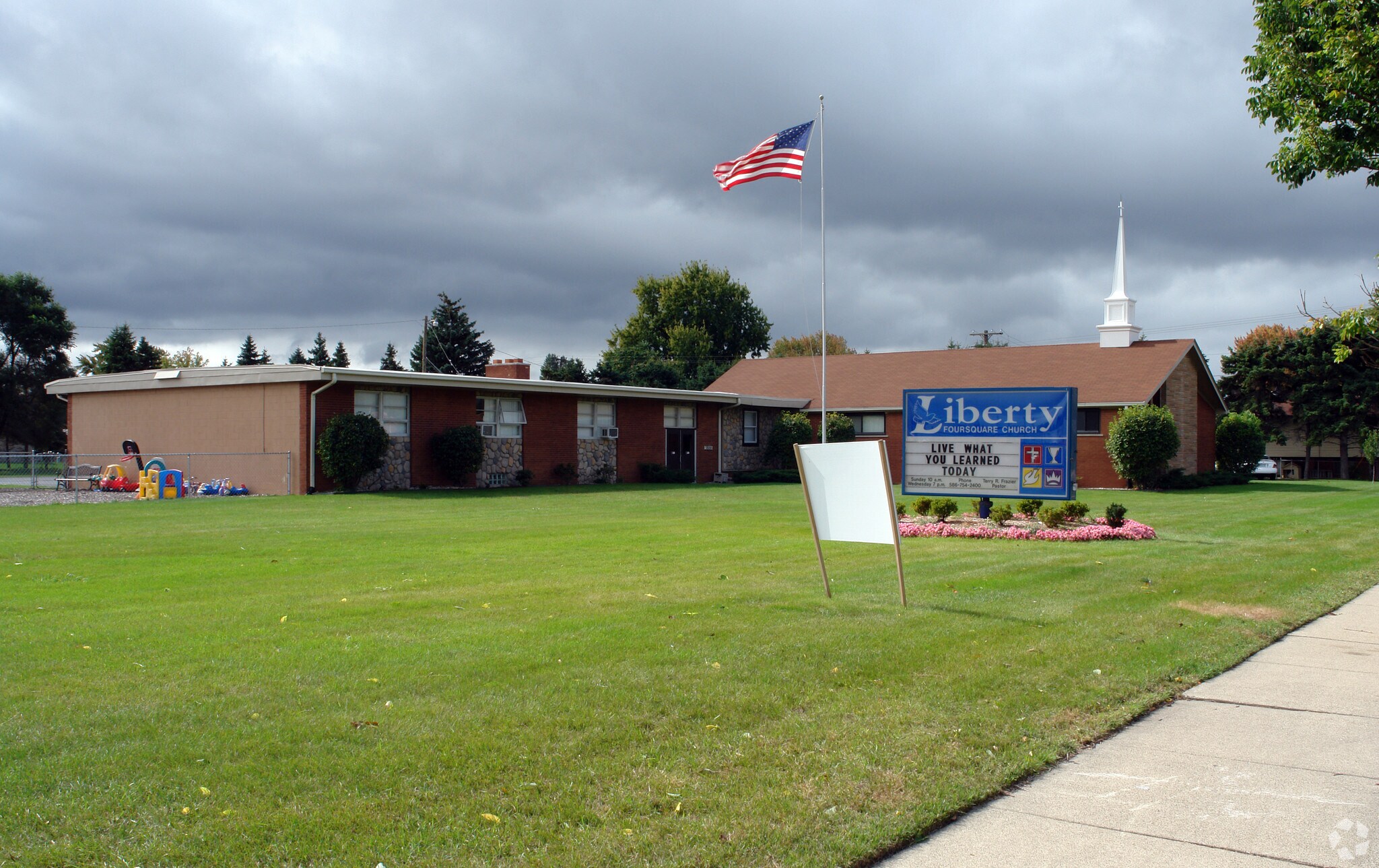 3800 E 11 Mile Rd, Warren, MI for lease Primary Photo- Image 1 of 4