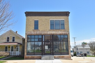 700 N Wisconsin St, Port Washington, WI for lease Building Photo- Image 1 of 9