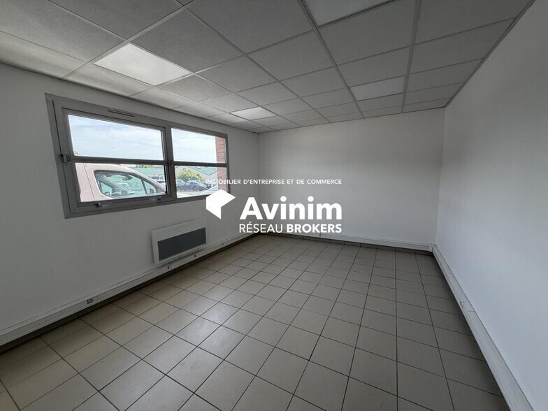 Industrial in Chambly for lease - Interior Photo - Image 3 of 3