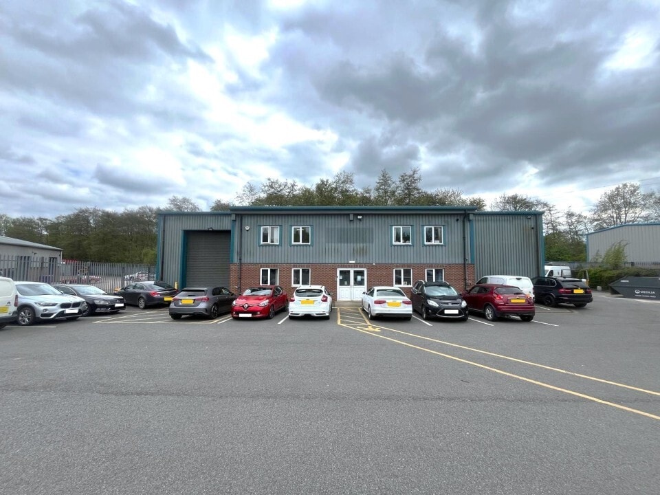 Turnpike Clos, Grantham for lease Primary Photo- Image 1 of 2