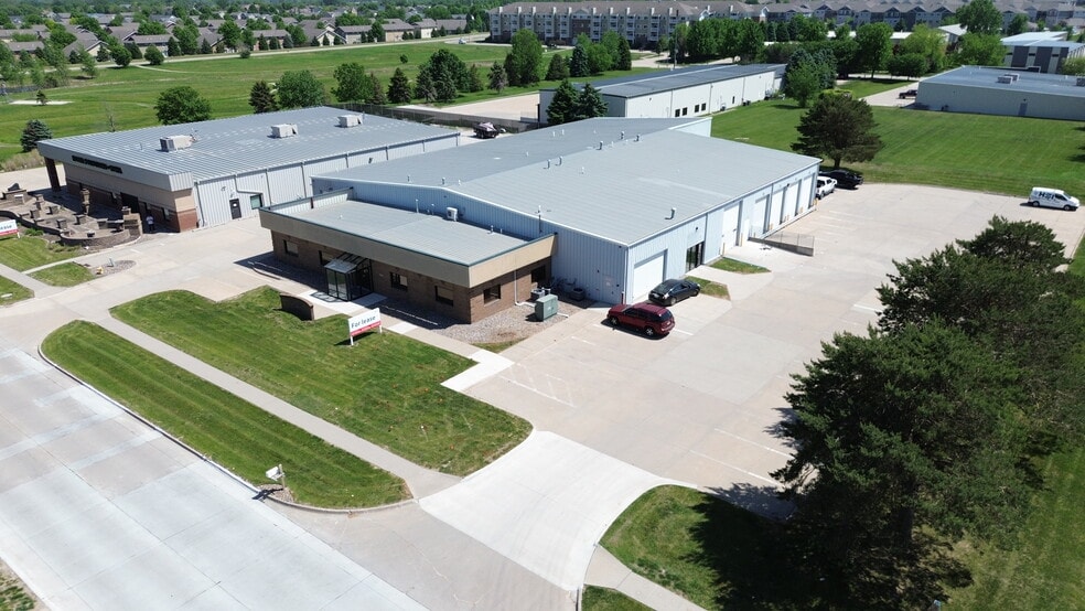 16190 Laurel St, Waukee, IA à louer - Photo du bâtiment - Image 2 de 5