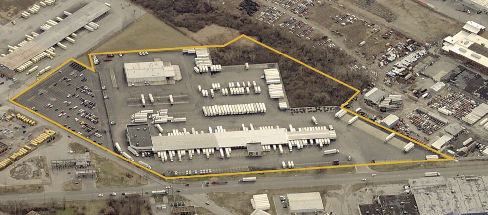 8390 Hall St, Saint Louis, MO à louer - Photo du bâtiment - Image 1 de 2