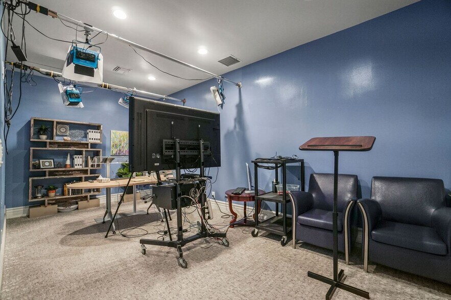 1054 S Robertson Blvd, Los Angeles, CA à vendre - Photo intérieure - Image 3 de 7