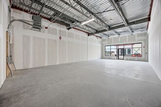 64 Homestead Close NE, Calgary, AB for lease Interior Photo- Image 2 of 14