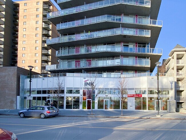 Plus de détails pour 624 8th Ave, Calgary, AB - Commerce de détail à louer