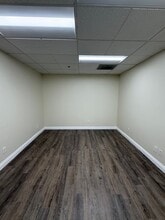 16885 W Bernardo Dr, San Diego, CA à louer Photo intérieure- Image 2 de 5