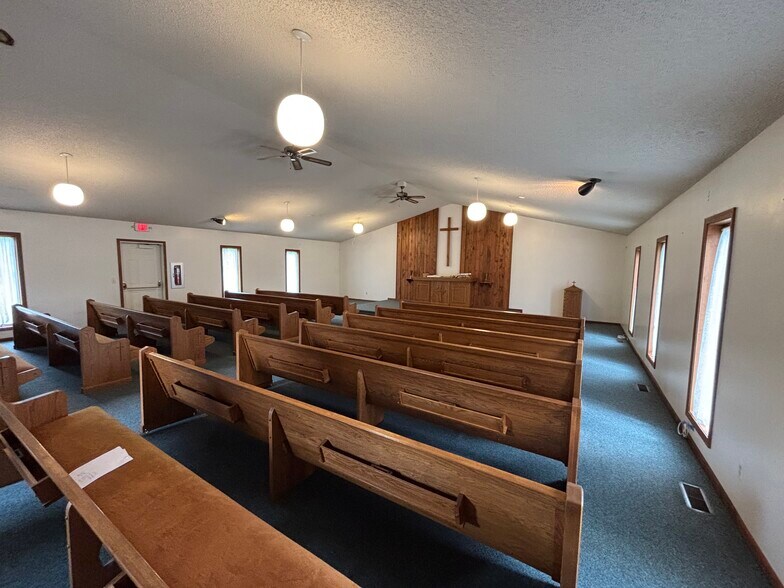 180 Grange Hall Rd, Ortonville, MI à vendre - Photo du bâtiment - Image 3 de 16