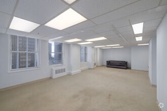 25 SE 2nd Ave, Miami, FL for lease Interior Photo- Image 1 of 4