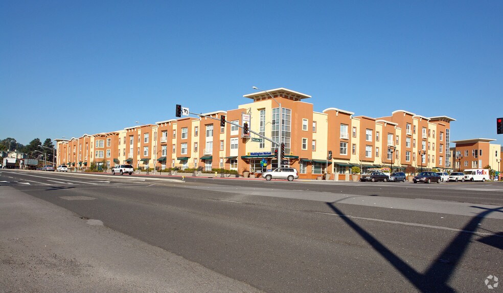 101 McLellan Dr, South San Francisco, CA à louer - Photo du bâtiment - Image 3 de 23