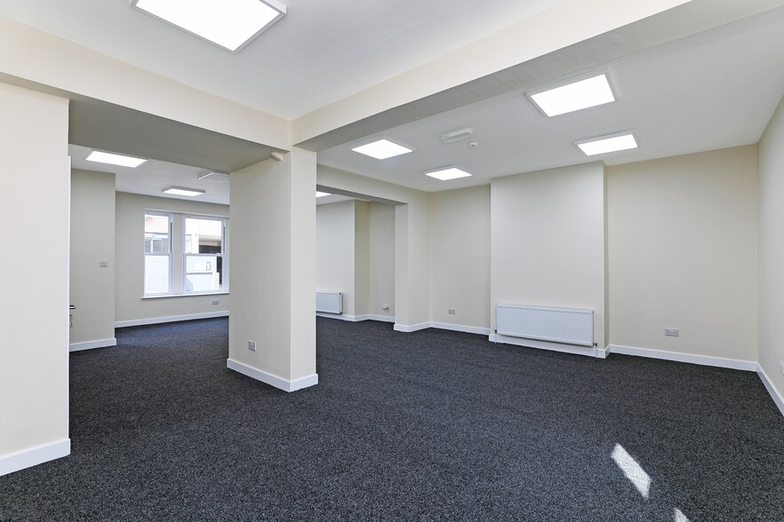 25 Regent St, Barnsley for lease - Building Photo - Image 2 of 22