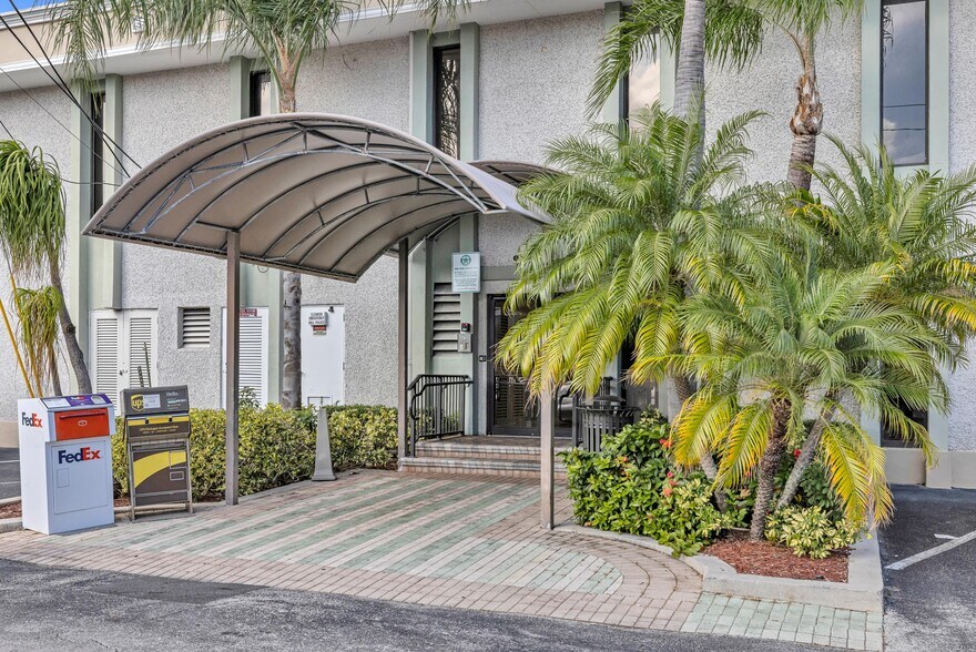 1400 E Oakland Park Blvd, Oakland Park, FL à louer - Photo du bâtiment - Image 2 de 11