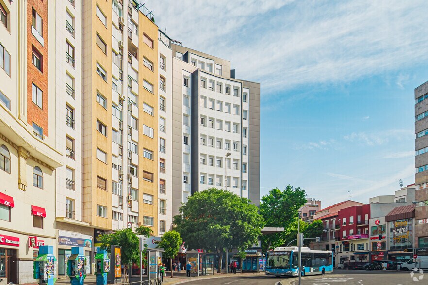Calle de Bravo Murillo, 101, Madrid, Madrid à louer - Photo du bâtiment - Image 3 de 4