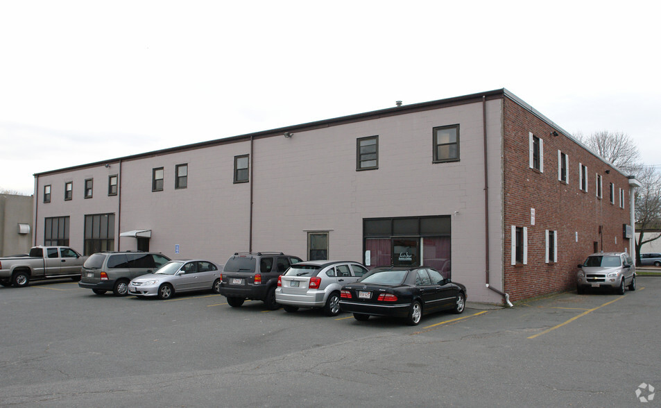 214 Commercial St, Malden, MA for lease - Building Photo - Image 2 of 4