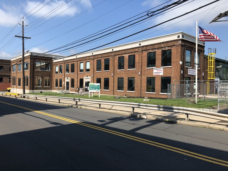 99 Jersey Ave, New Brunswick, NJ for lease - Building Photo - Image 1 of 10