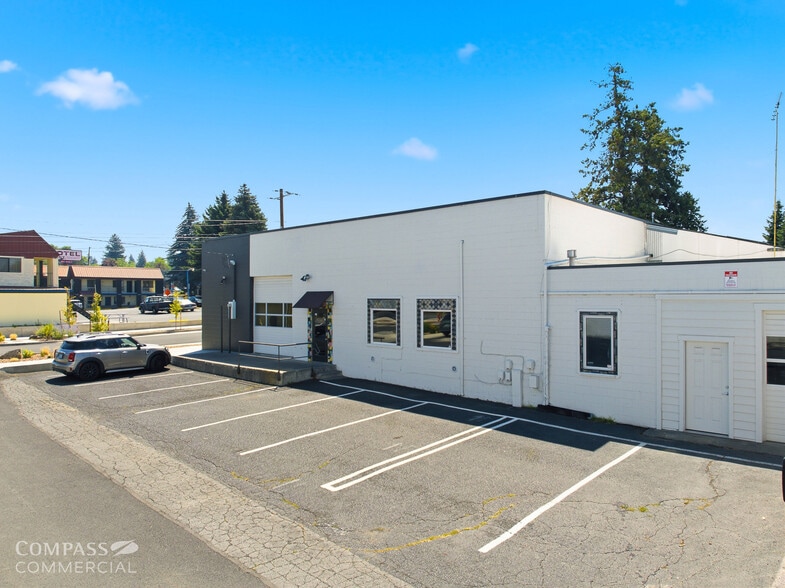 180 & 190 NE Irving Avenue, Bend, OR for sale - Building Photo - Image 3 of 27