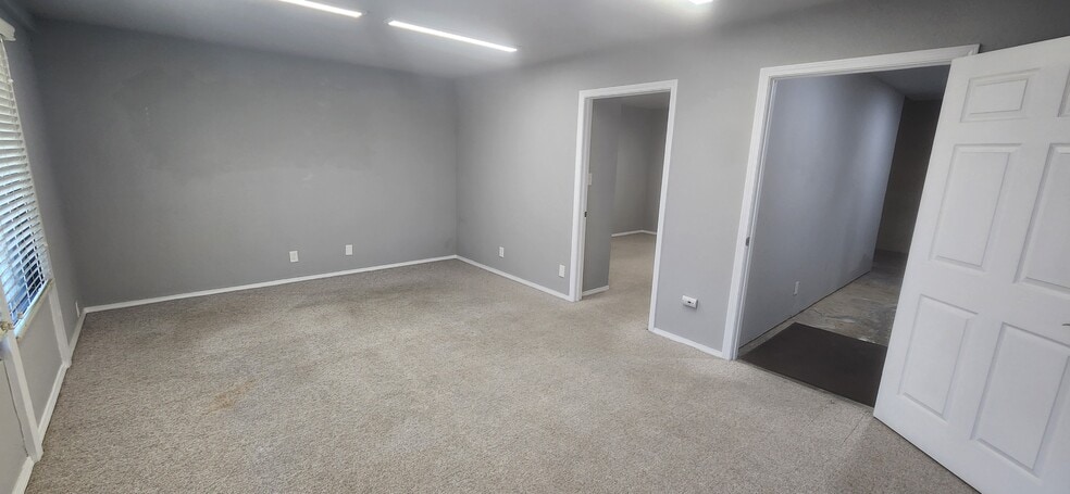 4959 E Dakota Ave, Fresno, CA for lease - Building Photo - Image 3 of 5