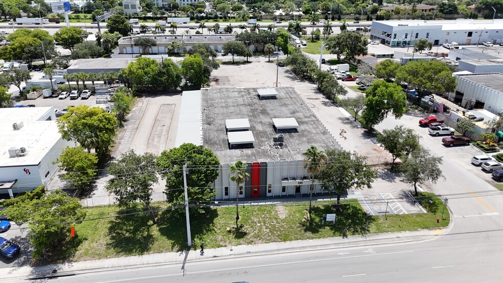 590 SW 12th Ave, Pompano Beach, FL for lease - Building Photo - Image 1 of 30