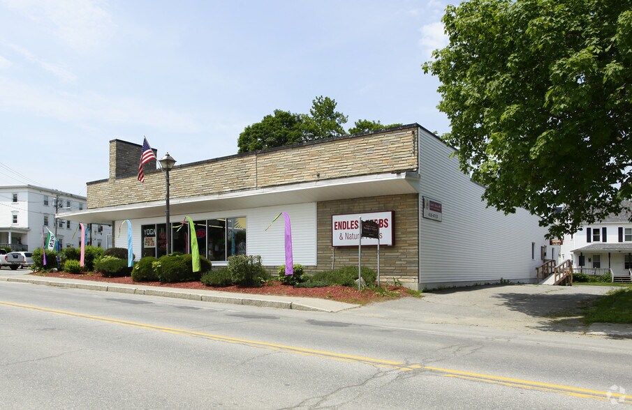 134 Main St, Newport, ME à vendre - Photo du bâtiment - Image 2 de 2