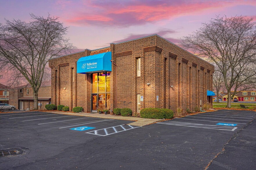 47 E Wilson Bridge Rd, Columbus, OH for lease - Building Photo - Image 2 of 18